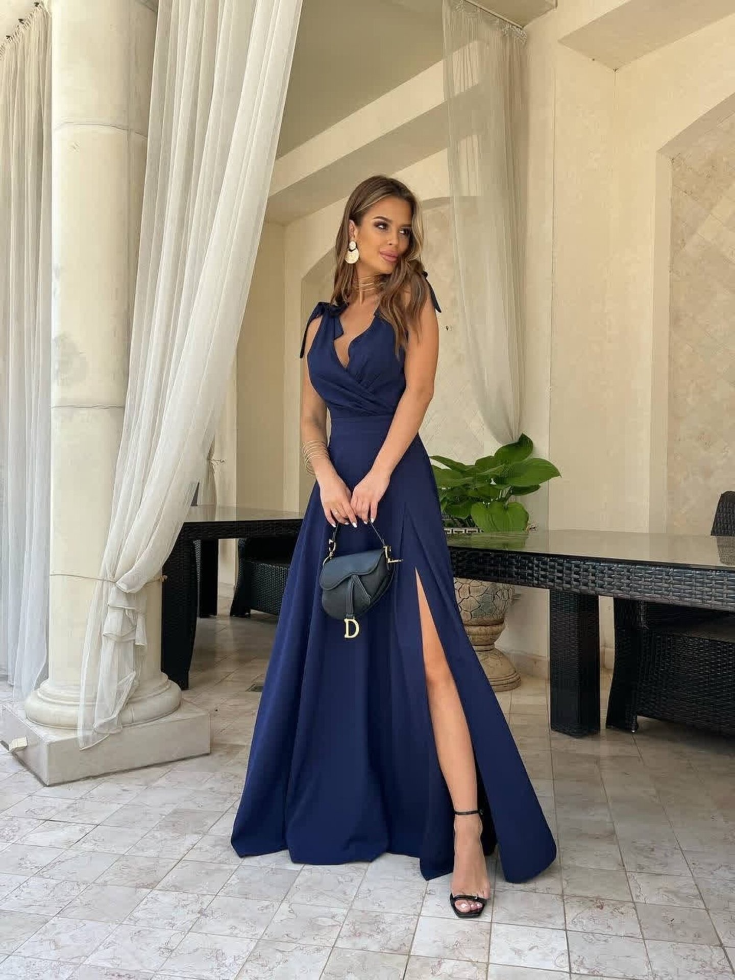 Elegant Bow-Tie Shoulder Maxi Dress