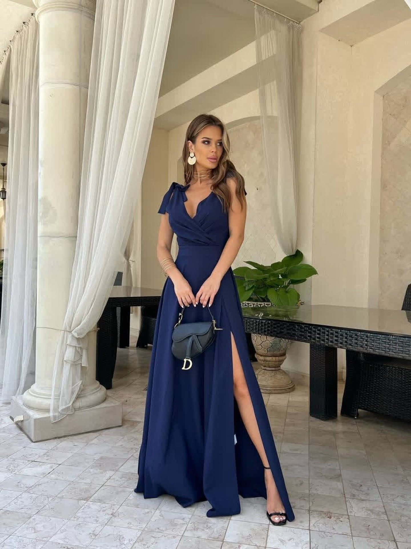 Elegant Bow-Tie Shoulder Maxi Dress