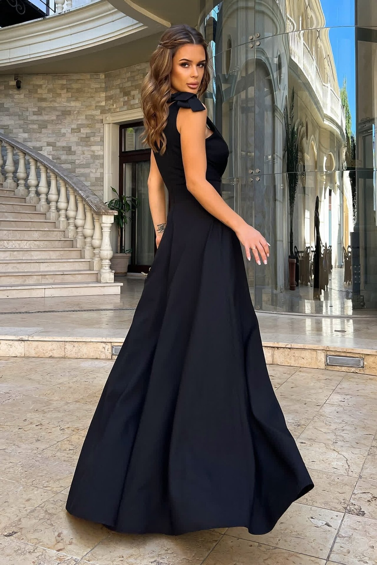 Elegant Bow-Tie Shoulder Maxi Dress